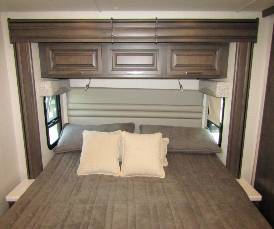 2026 Entegra ACCOLADE XL — photo 20 view