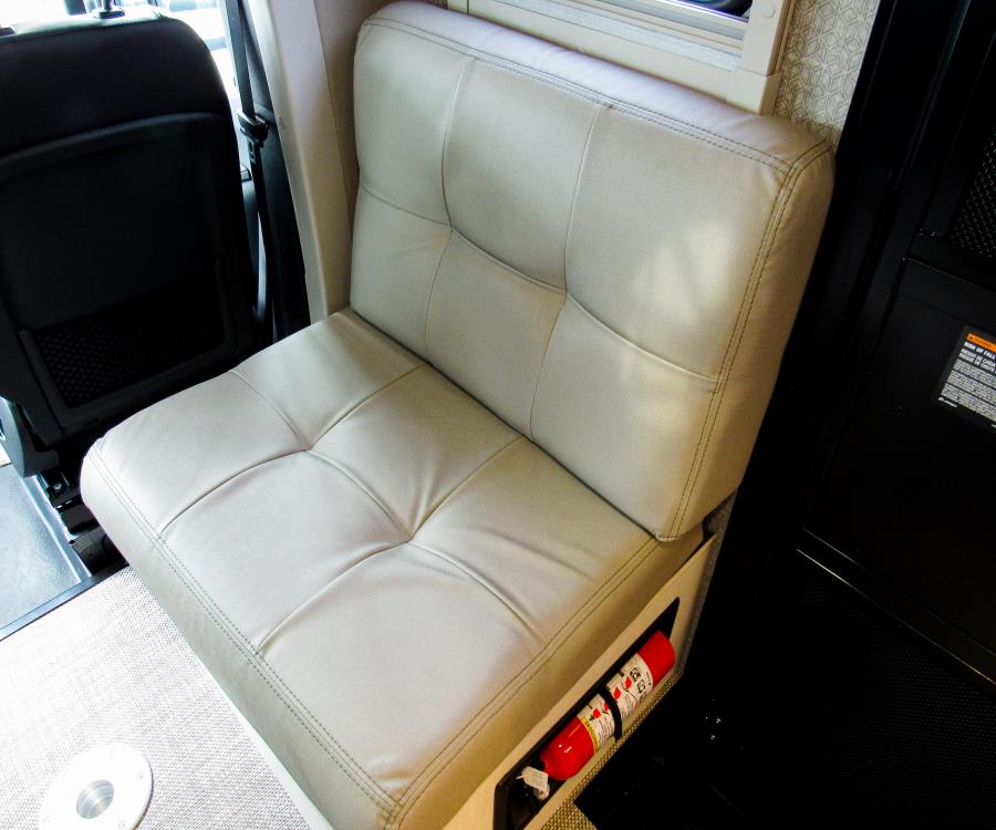 2026 Winnebago EKKO — photo 13 view