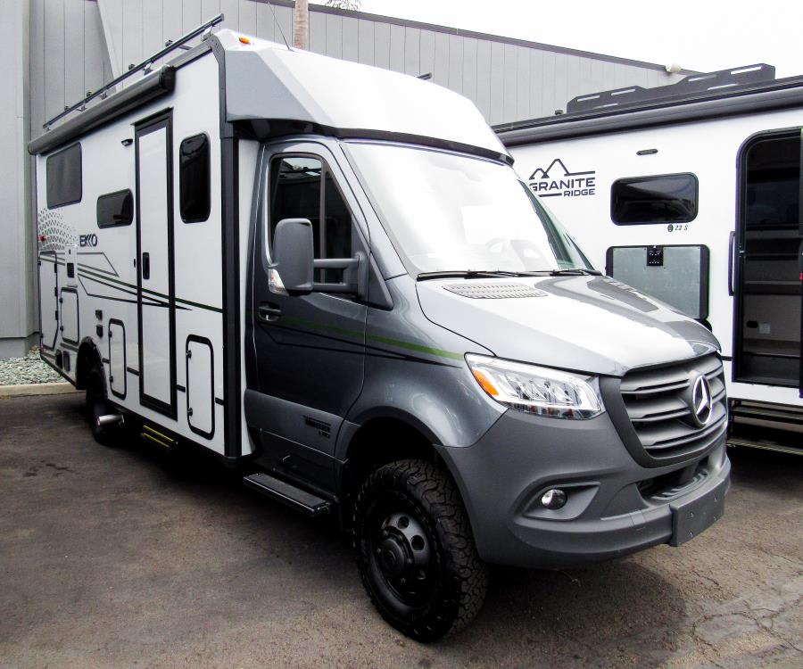 2026 Winnebago EKKO — photo 16 view