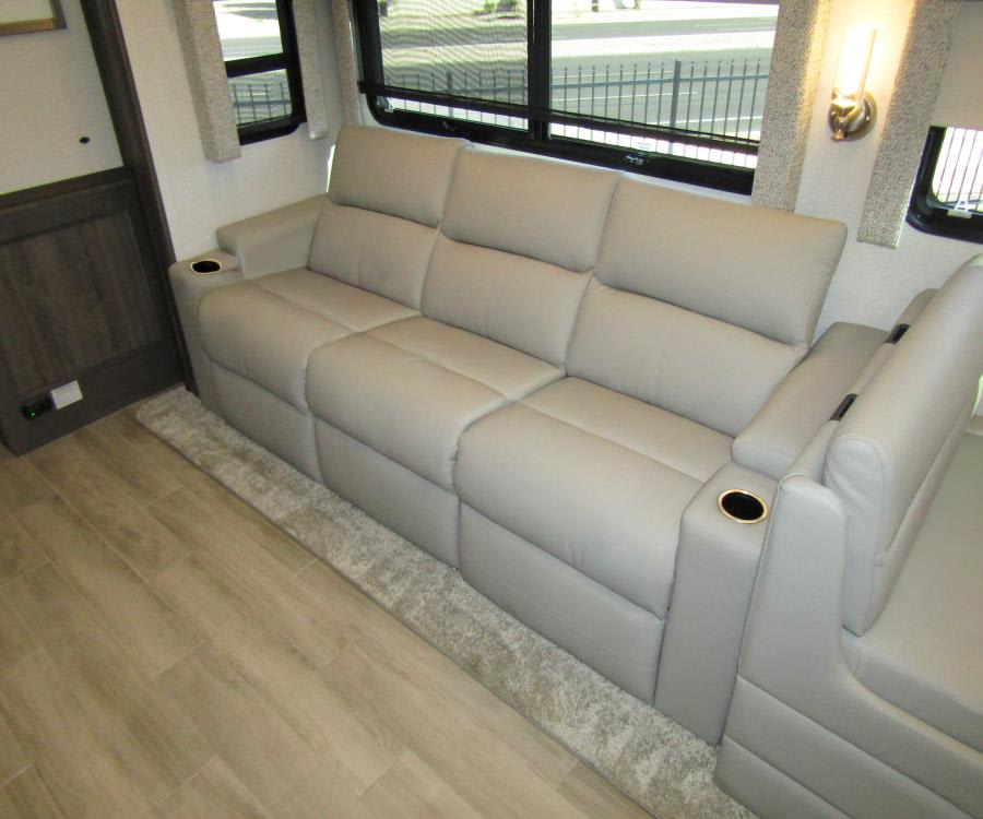 2026 Entegra ACCOLADE XL — photo 9 view
