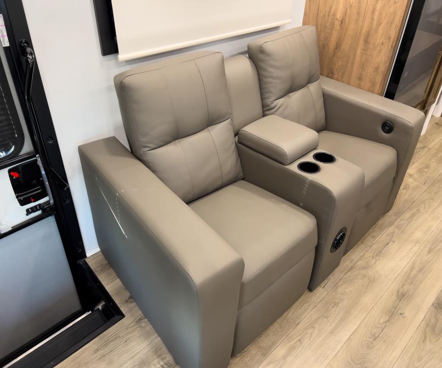 2026 Entegra ESTEEM XL — photo 10 view