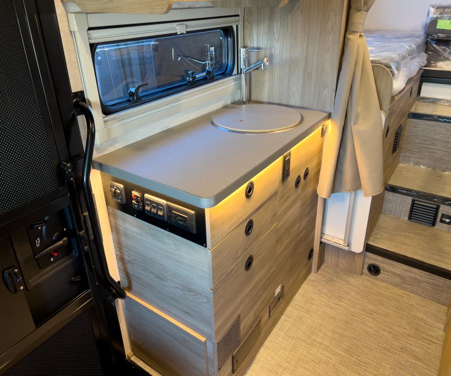 2026 Winnebago EKKO — photo 10 view