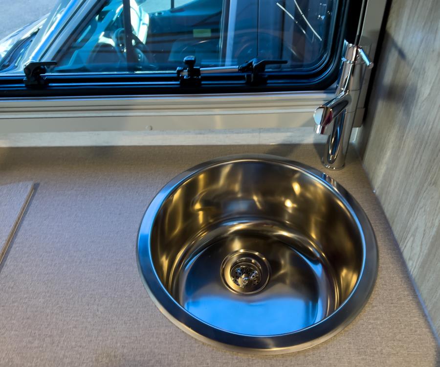 2026 Winnebago EKKO — photo 11 view