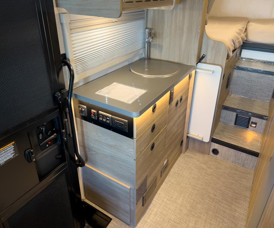 2026 Winnebago EKKO — photo 10 view