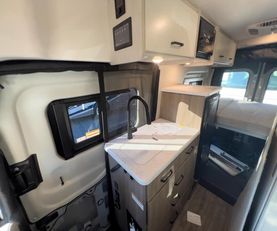 2026 Thor Motor Coach TALAVERA — photo 8 view