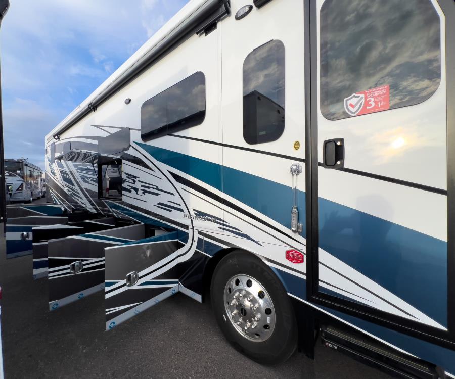 2026 Fleetwood DISCOVERY LXE — photo 23 view