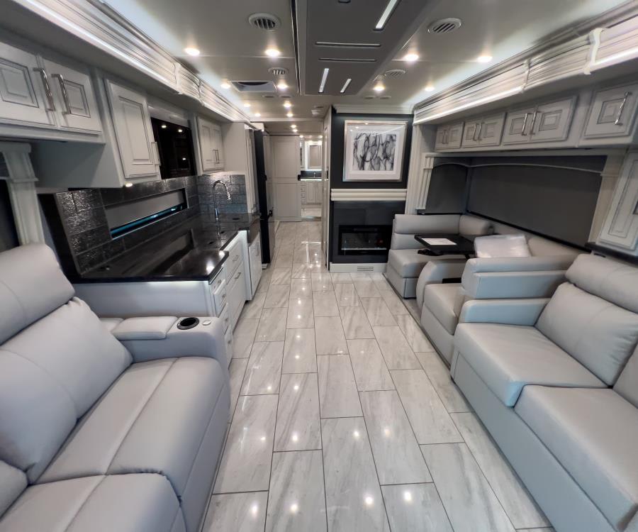 2026 Fleetwood DISCOVERY LXE — photo 29 view