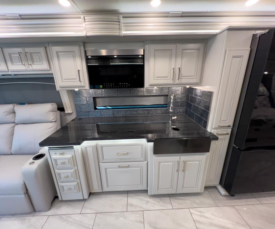 2026 Fleetwood DISCOVERY LXE — photo 34 view