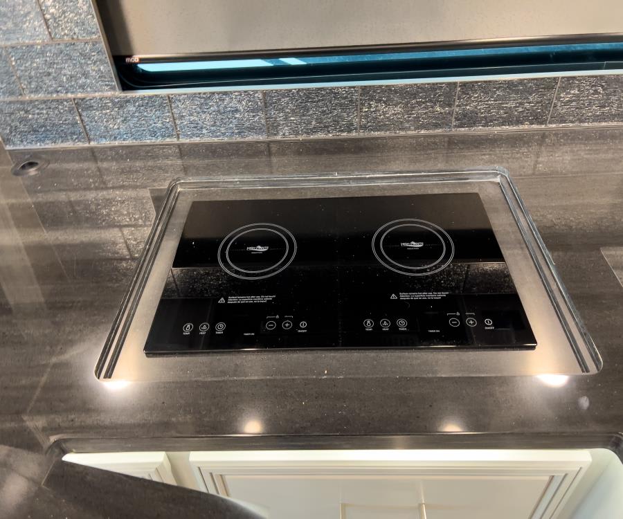 2026 Fleetwood DISCOVERY LXE — photo 35 view