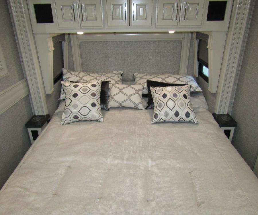 2026 Fleetwood DISCOVERY LXE — photo 39 view