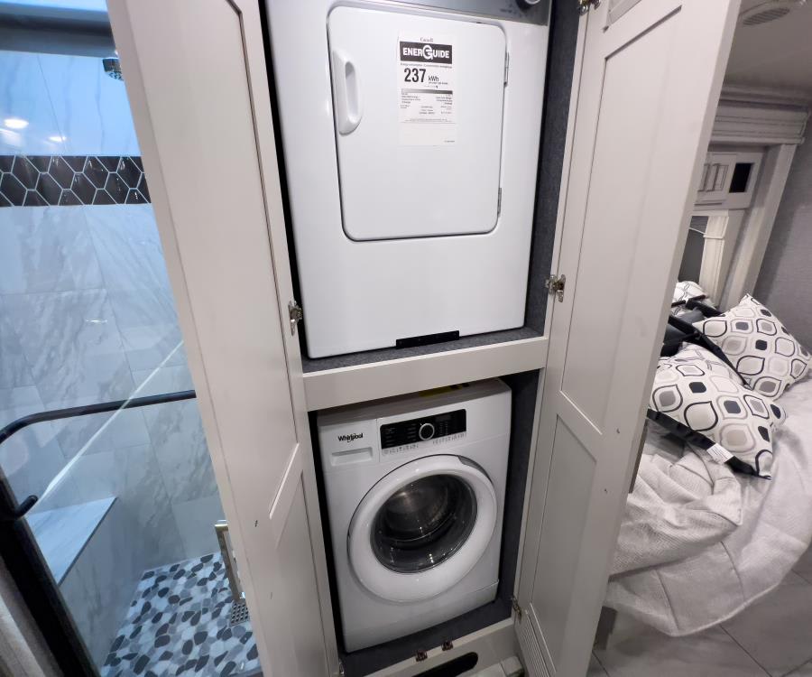 2026 Fleetwood DISCOVERY LXE — photo 44 view