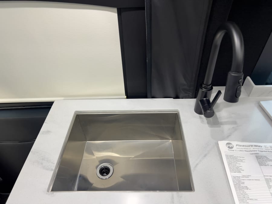 2026 Pleasure Way ONTOUR — photo 13 view
