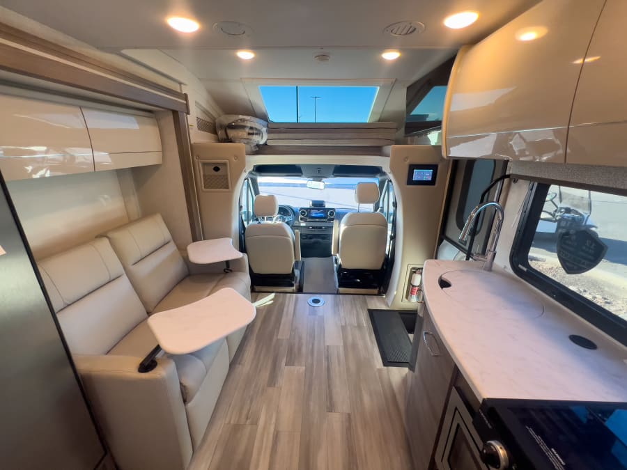 2026 Thor Motor Coach DELANO — interior view