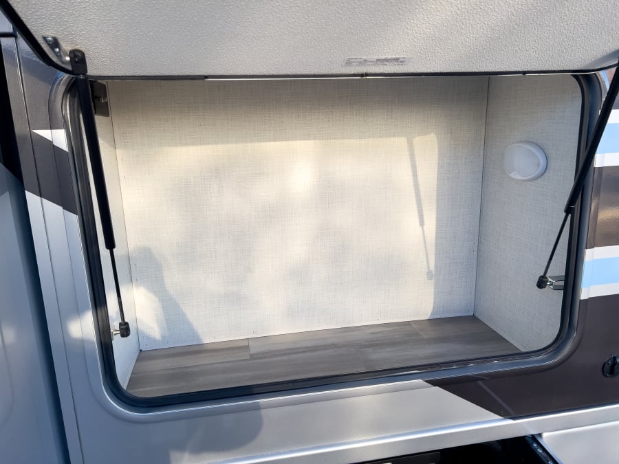 2026 Thor Motor Coach DELANO — photo 22 view