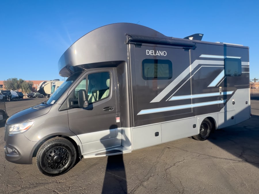 2026 Thor Motor Coach DELANO — photo 24 view