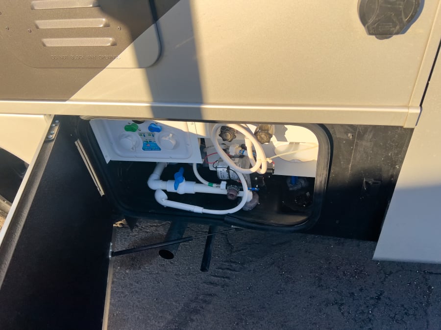 2026 Thor Motor Coach DELANO — photo 28 view