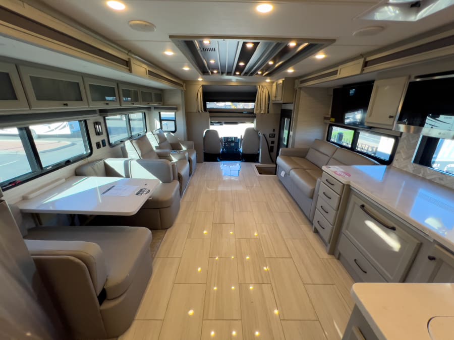 2026 Tiffin ALLEGRO BAY — interior view
