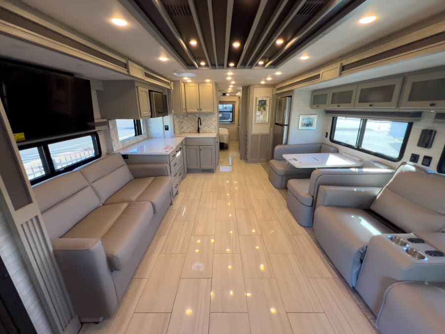 2026 Tiffin ALLEGRO BAY — engine compartment view
