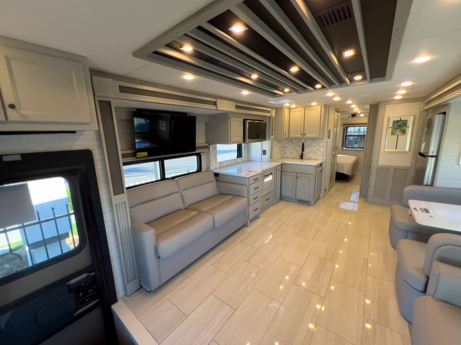 2026 Tiffin ALLEGRO BAY — photo 9 view