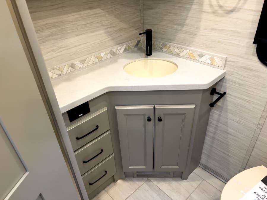 2026 Tiffin ALLEGRO BAY — photo 17 view