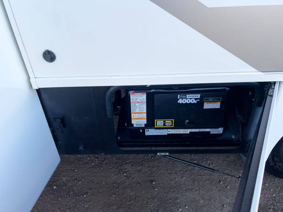 2026 Thor Motor Coach DELANO — photo 21 view