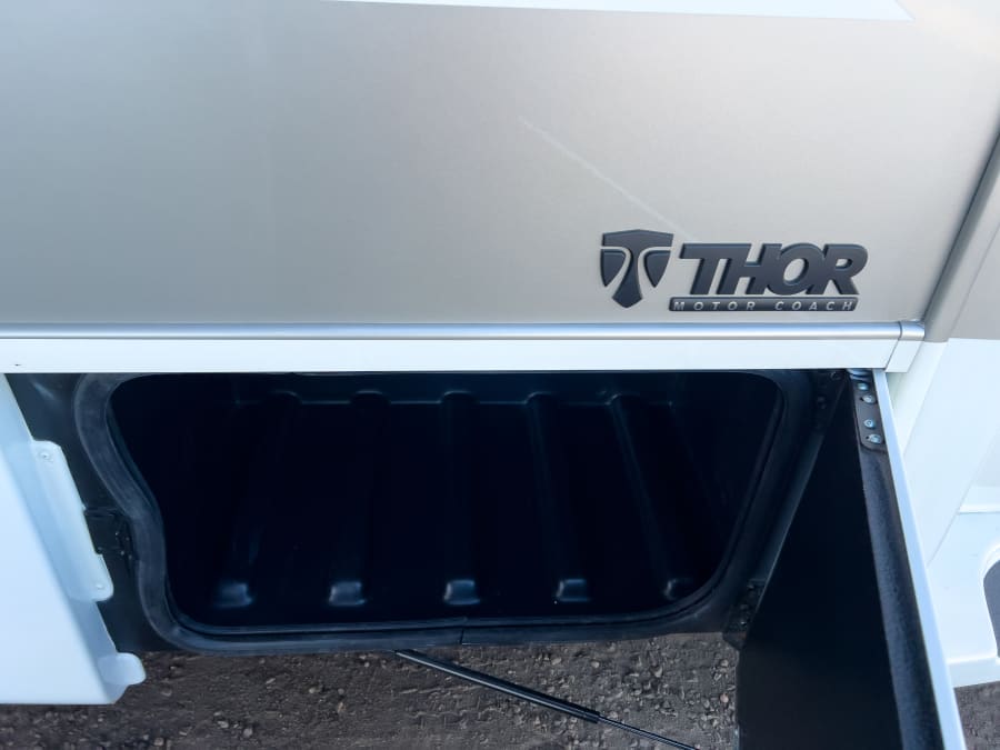 2026 Thor Motor Coach DELANO — photo 22 view