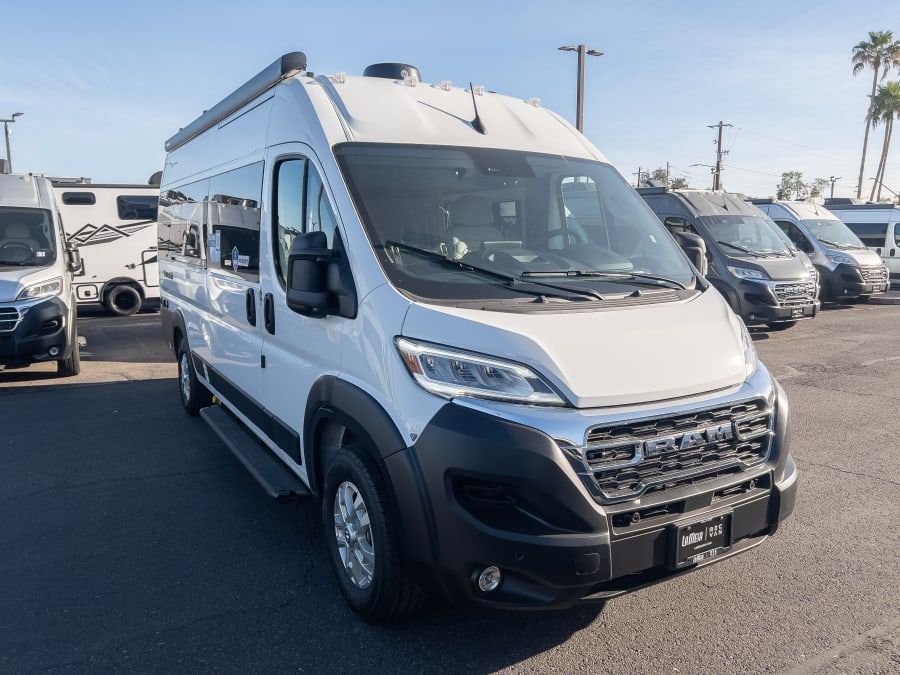 2026 Thor Motor Coach TELLARO