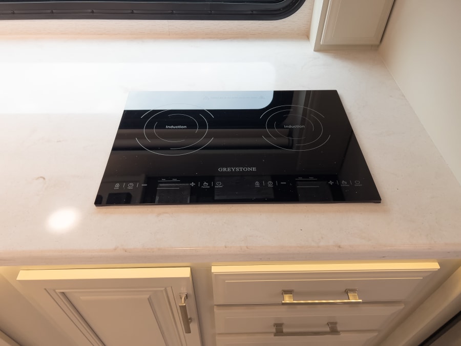 2026 Entegra ACCOLADE XL — photo 15 view