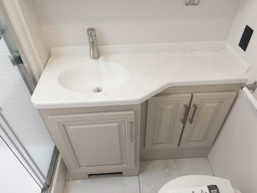 2026 Entegra ACCOLADE XL — photo 16 view