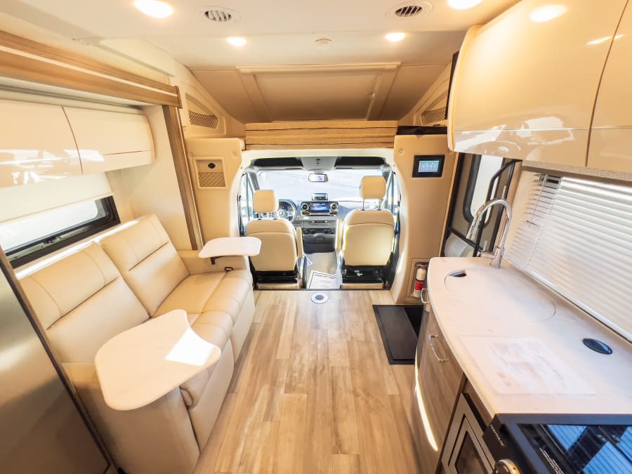 2026 Thor Motor Coach DELANO — interior view