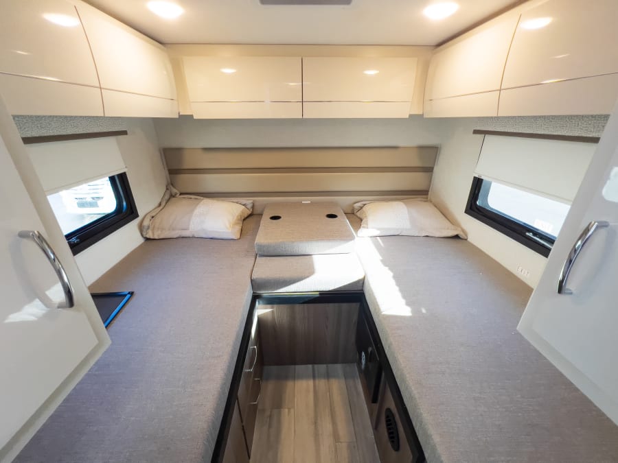 2026 Thor Motor Coach DELANO — photo 16 view
