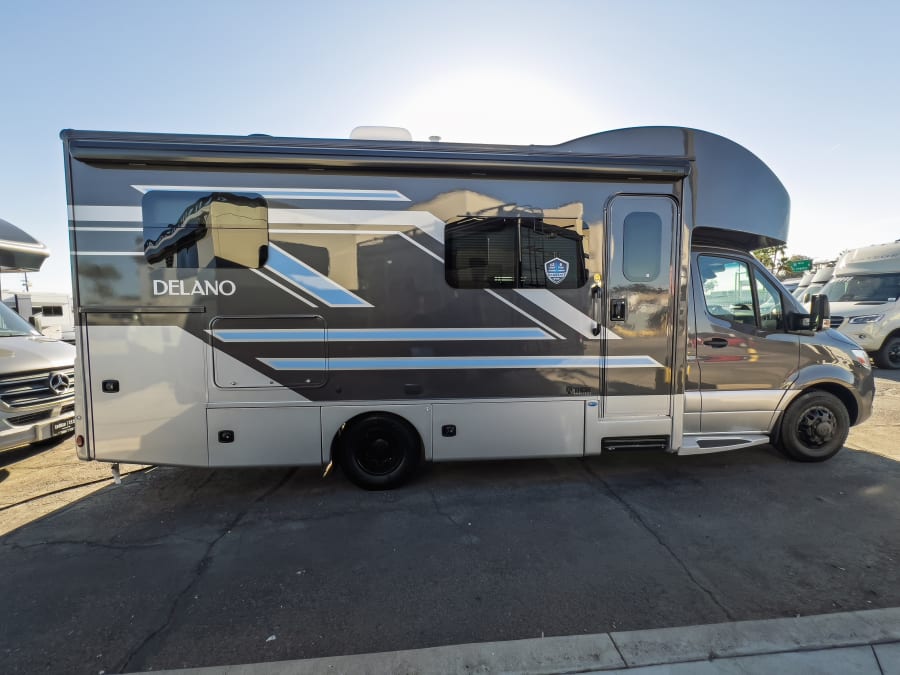 2026 Thor Motor Coach DELANO — photo 17 view