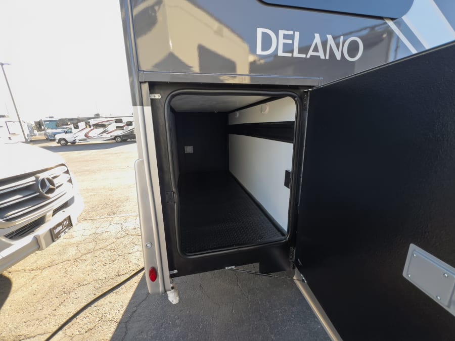 2026 Thor Motor Coach DELANO — photo 19 view