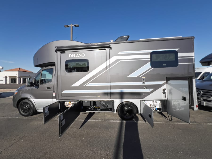 2026 Thor Motor Coach DELANO — photo 24 view