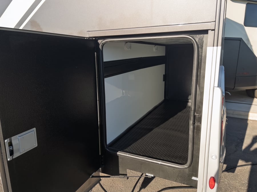 2026 Thor Motor Coach DELANO — photo 28 view
