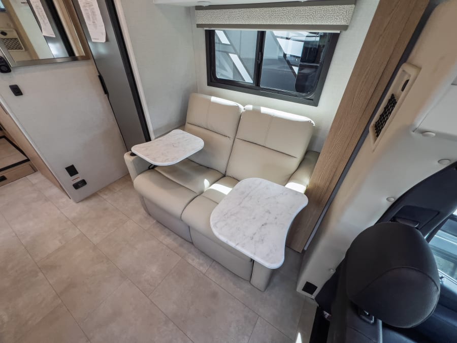 2026 Thor Motor Coach CHATEAU SPRINTER — photo 8 view