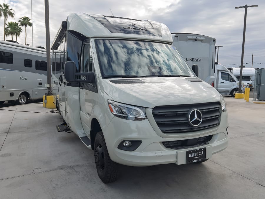 2026 Leisure Travel Vans UNITY