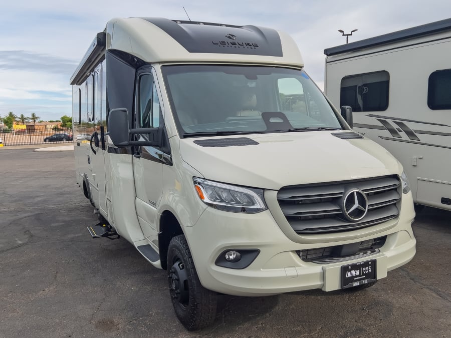 2026 Leisure Travel Vans UNITY