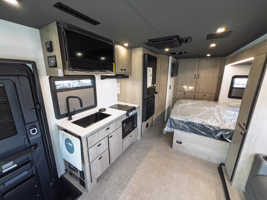2026 Grand Design LINEAGE SERIES M — photo 9 view