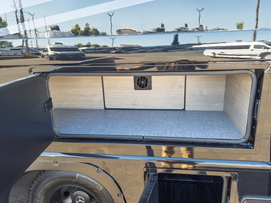 2026 Grand Design LINEAGE SERIES M — photo 28 view
