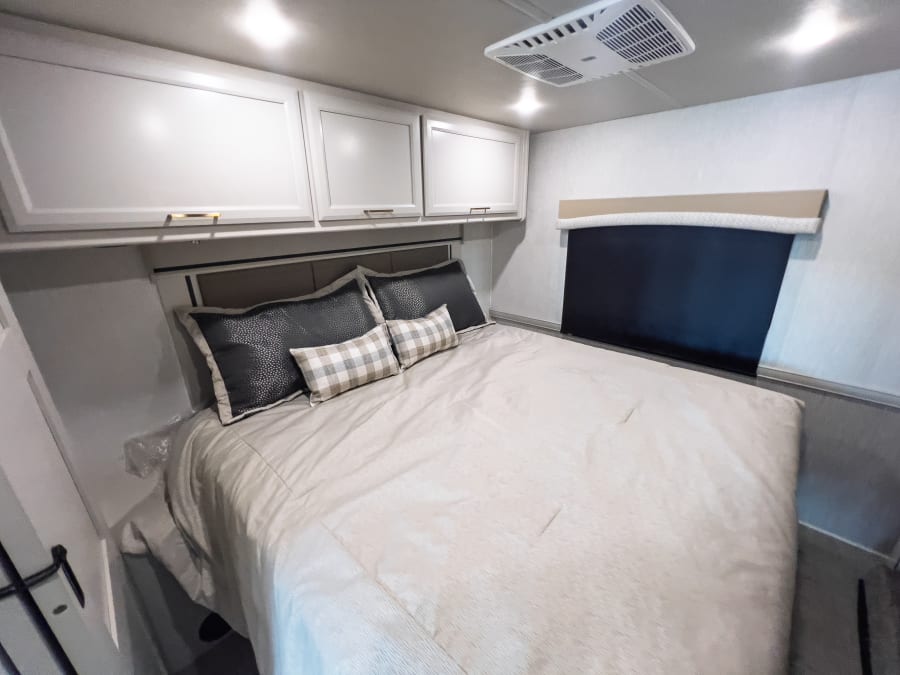 2026 Fleetwood FLAIR — photo 16 view