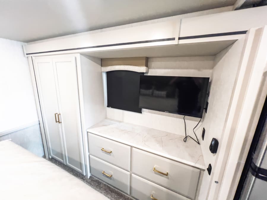 2026 Fleetwood FLAIR — photo 17 view