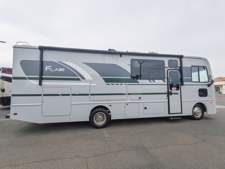 2026 Fleetwood FLAIR — photo 18 view