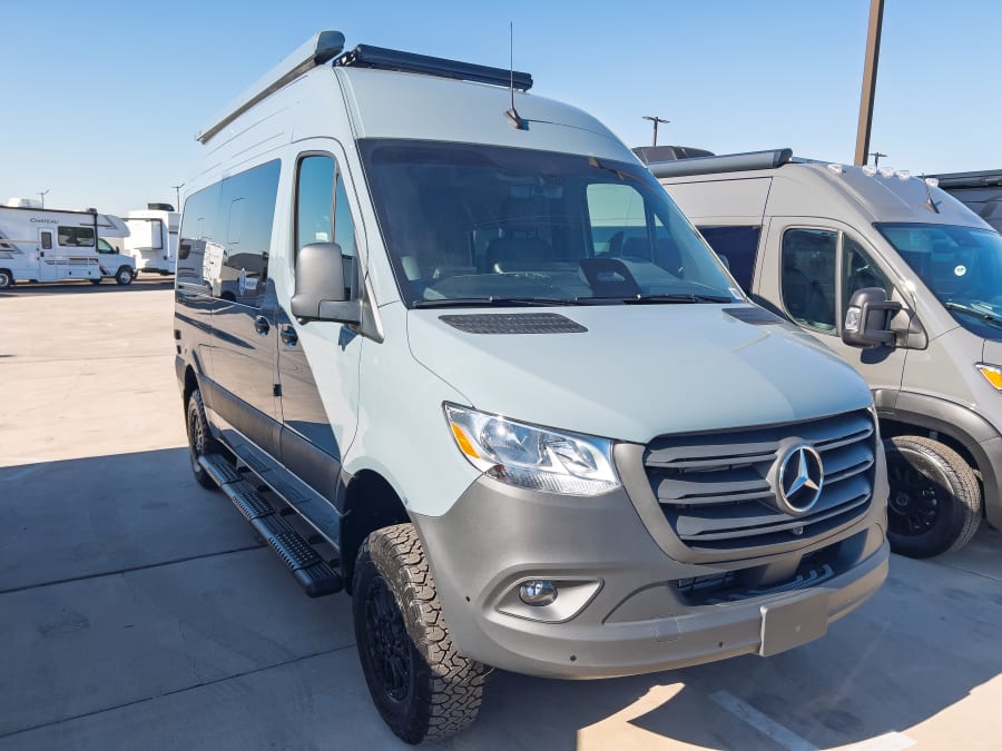 2027 Thor Motor Coach SANCTUARY