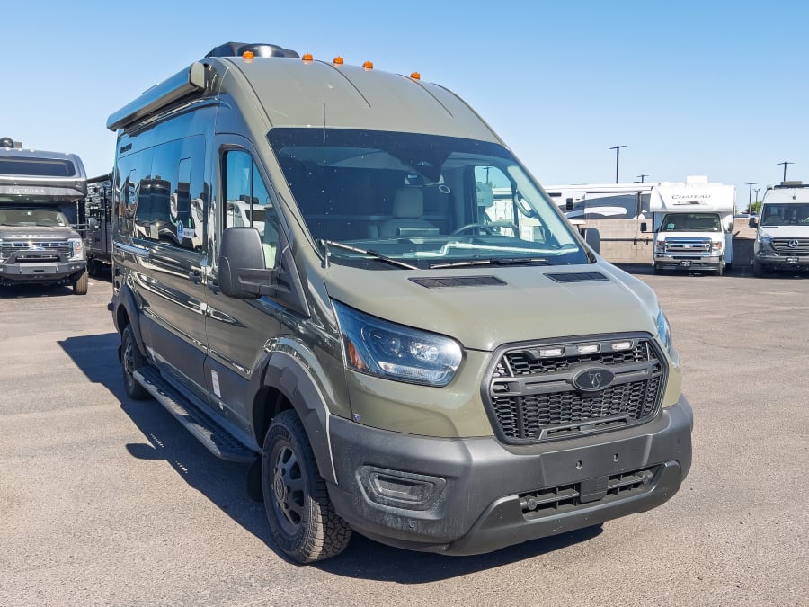 2027 Thor Motor Coach PALLADIUM