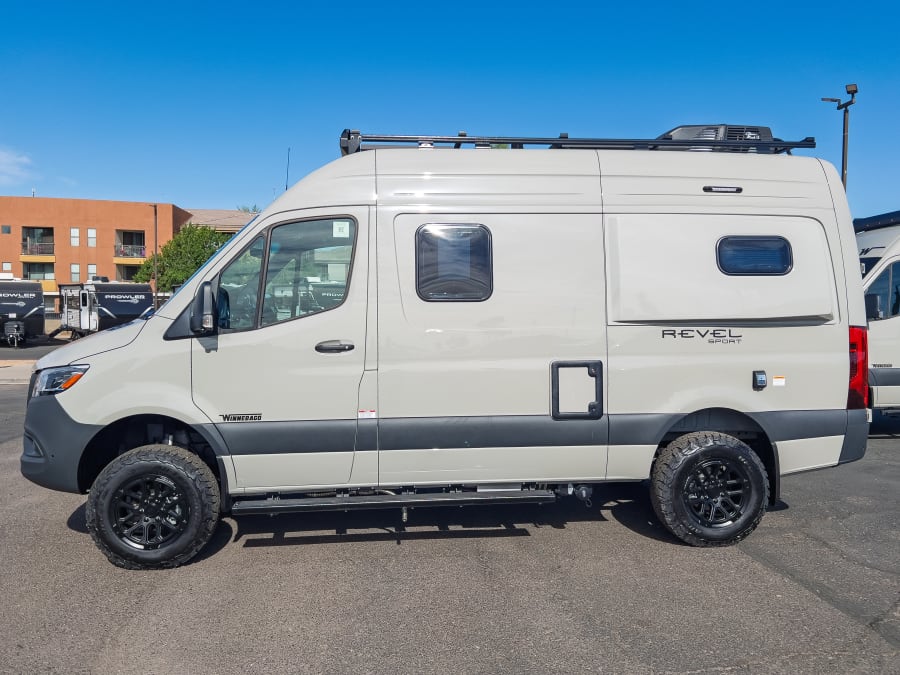 2027 Winnebago REVEL SPORT — photo 17 view