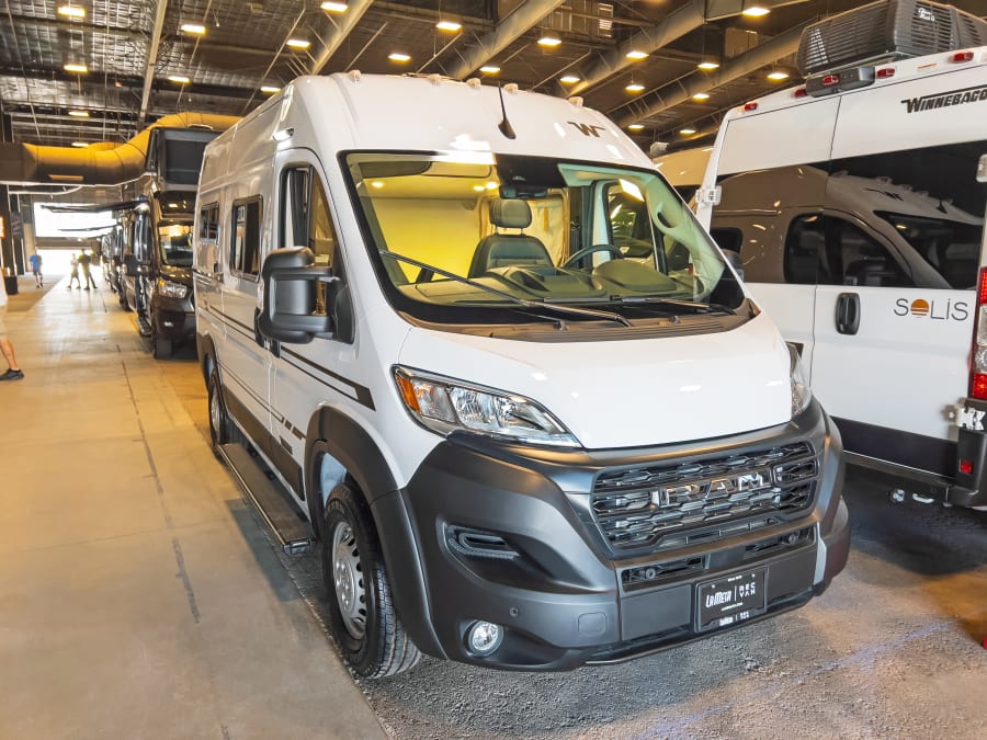 2027 Winnebago SOLIS POCKET