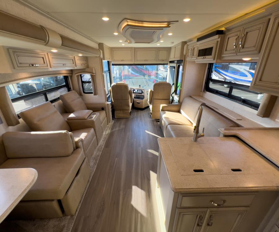 2023 Newmar KOUNTRY STAR — interior view