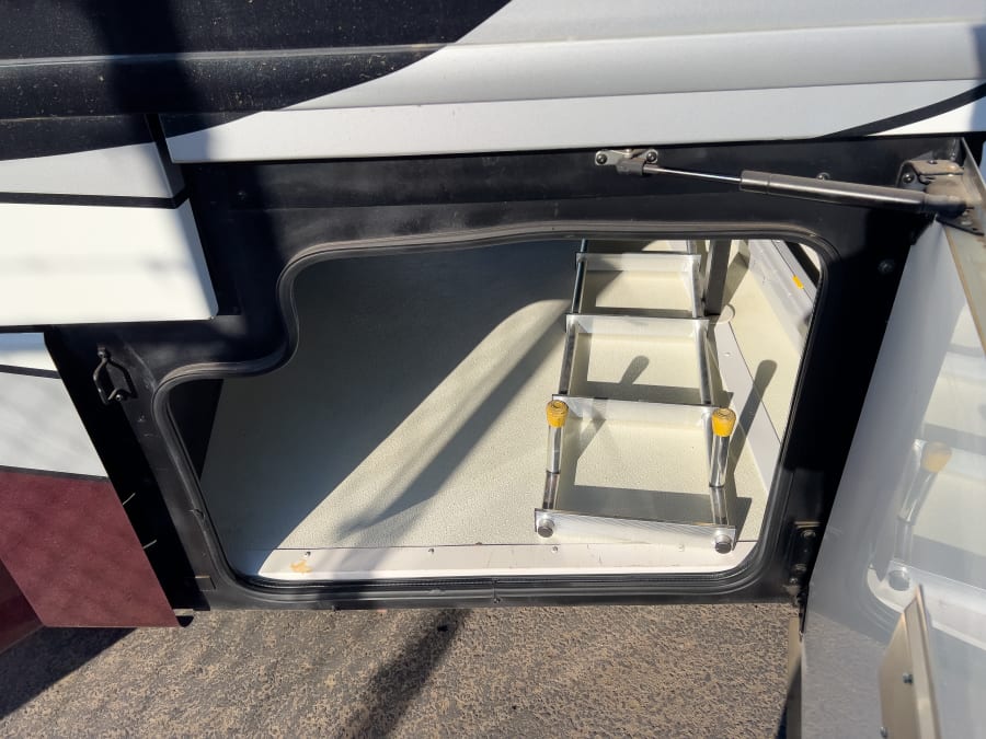 2018 Fleetwood PACE ARROW — photo 28 view