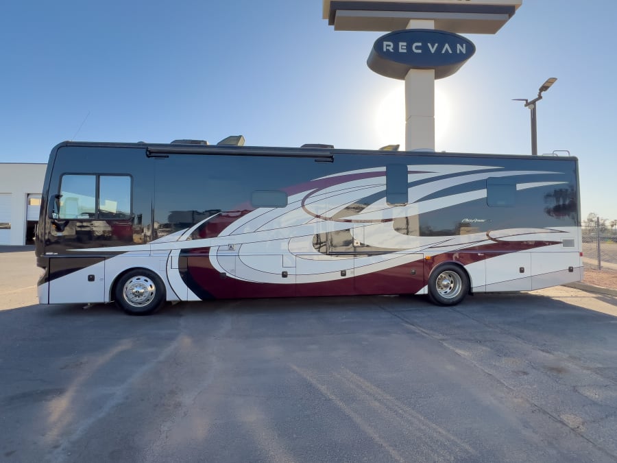 2018 Fleetwood PACE ARROW — photo 32 view